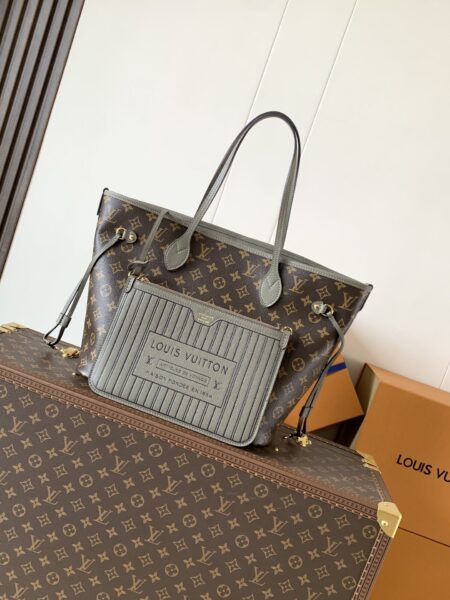 LV Collection Neverfull Inside Out MM M25664 L&V tote hand bags - Back To School, Collection Neverfull, Inside Out MM, L&V hand Bags, L&V tote hand bags, Louis Vuitton, Louis Vuitton 2025 bags, Louis Vuitton 2026 bags, Louis Vuitton Back To School Collection, Louis Vuitton bags, Louis Vuitton hand bags, Louis Vuitton handbags, Louis Vuitton tote handbags, LV 2025 bags, LV 2026 bags, lv bags, LV handbags, LV Neverfull Inside Out MM, LV s25 bags, lv s26 bags, LV tote bags, LV tote handbags, Neverfull Inside Out MM, Neverfull Inside Out MM black, Neverfull Inside Out MM M25663, Neverfull Inside Out MM monogram dune hazelnut, Neverfull Inside Out MM navy, Neverfull Inside Out MM smoke, Neverfull Inside Out MM tan, Neverfull Inside Out MM wine