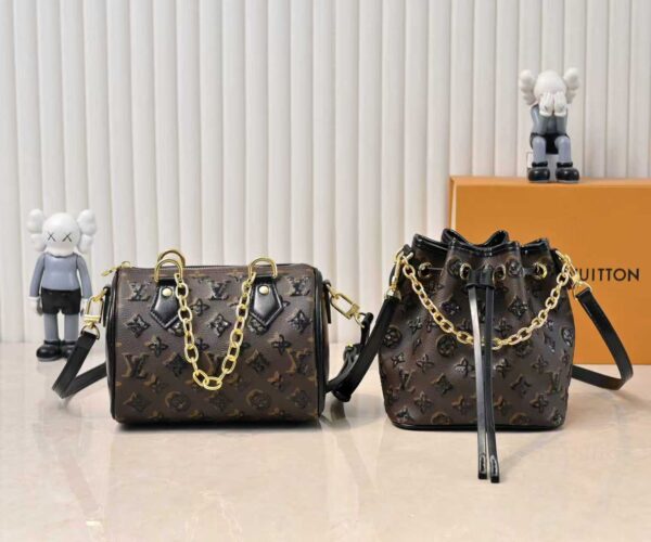 LV NOÉ BB Monogram Sequin Noir M26284 L&V Speedy Bandouliére 20 Monogram Sequin Noir M26314 - L&V hand Bags, L&V tote hand bags, Louis Vuitton, Louis Vuitton 2025 bags, Louis Vuitton 2026 bags, Louis Vuitton bags, Louis Vuitton hand bags, Louis Vuitton handbags, Louis Vuitton tote handbags, LV 2025 bags, LV 2026 bags, lv bags, LV handbags, LV NOÉ BB bags, LV s25 bags, lv s26 bags, LV Speedy Bandouliére 20, Lv Speedy Bandoulière Bags, LV tote bags, LV tote handbags, NOÉ BB, Speedy Bandouliére, Speedy Bandouliére 20