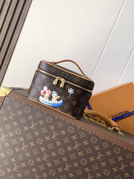 Louis Vuitton Nice Mini monogram M26647 Christmas Animation 2025 Travel bags - Christmas Animation 2025, L&V hand Bags, L&V tote hand bags, L&V Travel bags, Louis Vuitton, Louis Vuitton 2025 bags, Louis Vuitton 2026 bags, Louis Vuitton bags, Louis Vuitton hand bags, Louis Vuitton handbags, Louis Vuitton tote handbags, LV 2025 bags, LV 2026 bags, lv bags, LV handbags, LV Nice Mini, LV Nice Mini monogram, lv s26 bags, LV tote bags, LV tote handbags, Nice Mini, Nice Mini travel bags
