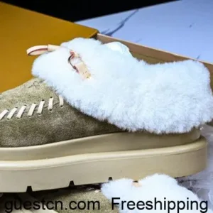 LV woman cortina low top archlight sneaker half drag snow boots