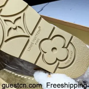 LV woman cortina low top archlight sneaker half drag snow boots