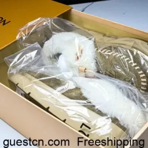 LV woman cortina low top archlight sneaker half drag snow boots