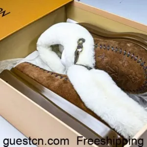 LV archlight sneaker cortina low top half drag chocolate snow boots