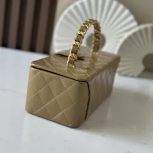 Chanel 2226 Vintage makeup bag 26ss Handbags