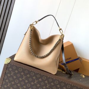 LV M28029 Multi60316ass Autumn/Winter 2025 collection handbag