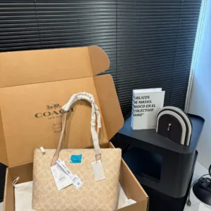 COACH 7002 Zip Top Tote shopping hand bags
