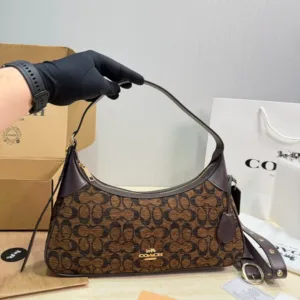 COACH Chevrolet Laurel Stray Tote handbags