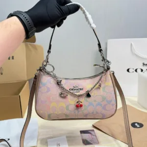Coach 7773 Teri Underarm tote hand bags