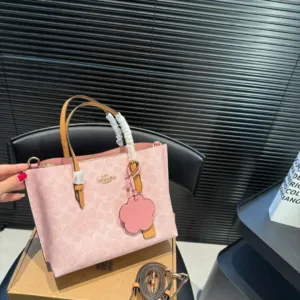 Coach Moille 25’s pink handbag