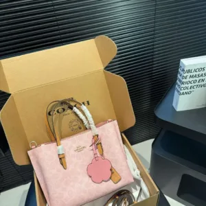 Coach Moille 25’s pink handbag