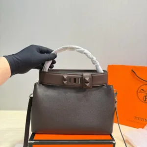 Hermes medor leather Tote Hand bags