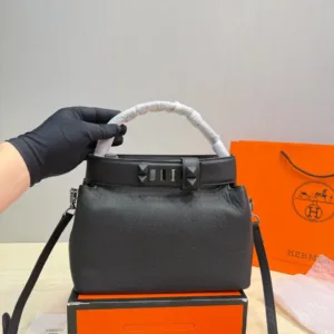 Hermes medor leather Tote Hand bags