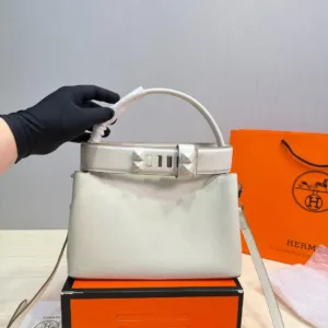 Hermes medor leather Tote Hand bags