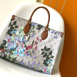 M21233 Garden OnTheGo MM hydrangeas Nicolas Ghesquière handbags