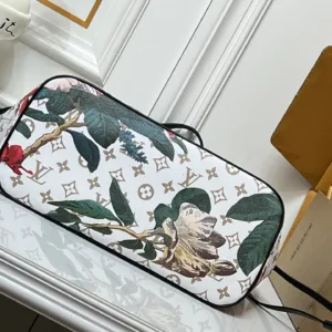 Neverfull MM Other Monogram Canvas M28918 M40995 Tote Handbags