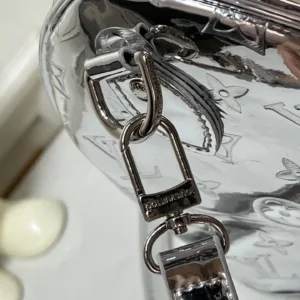 M40390 Gold or Silver handbags