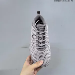 Nike Mind 002 sneakers