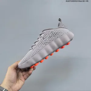 Nike Mind 002 sneakers