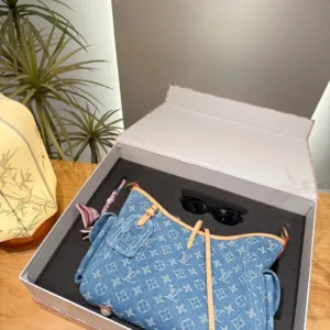 LV Classic Handbag Sunglasses Pendant Set Gift