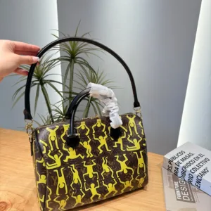 LV collaborates Keith Haring Foundation handbags