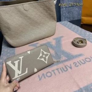 Louis Vuitton Underarm Bag