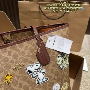 Coach x Peanuts Snoopy City 33 tote HandBags