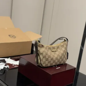 GUCCI New Original GG Handbag