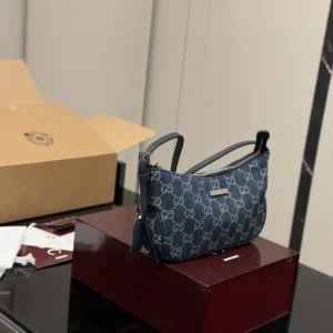 GUCCI New Original GG Handbag