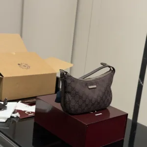 GUCCI New Original GG Handbag
