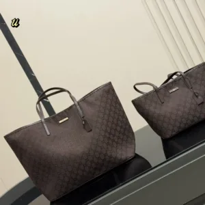Gucci shopping tote hand bags
