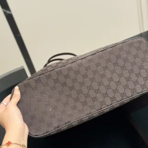 Gucci shopping tote hand bags