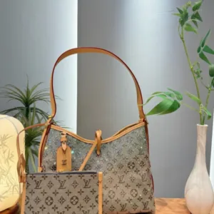 LV Carryall 6828 handbag