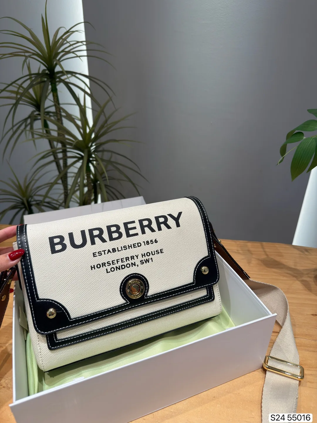 Burberry baguette handbag