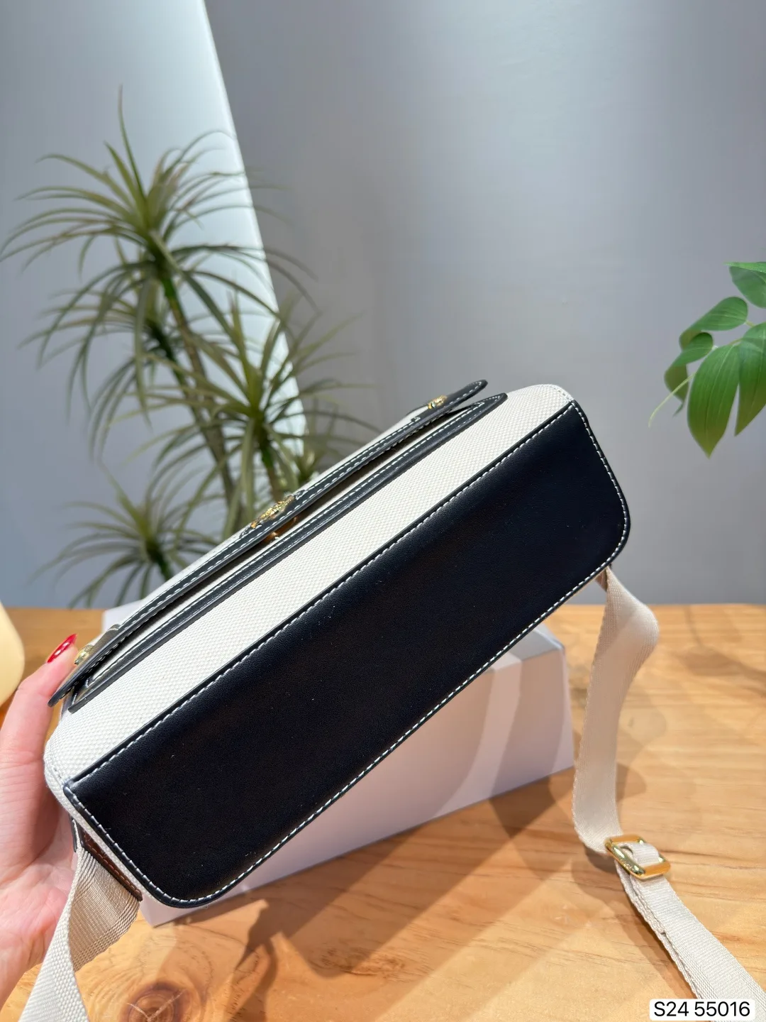 Burberry baguette handbag - Image 5