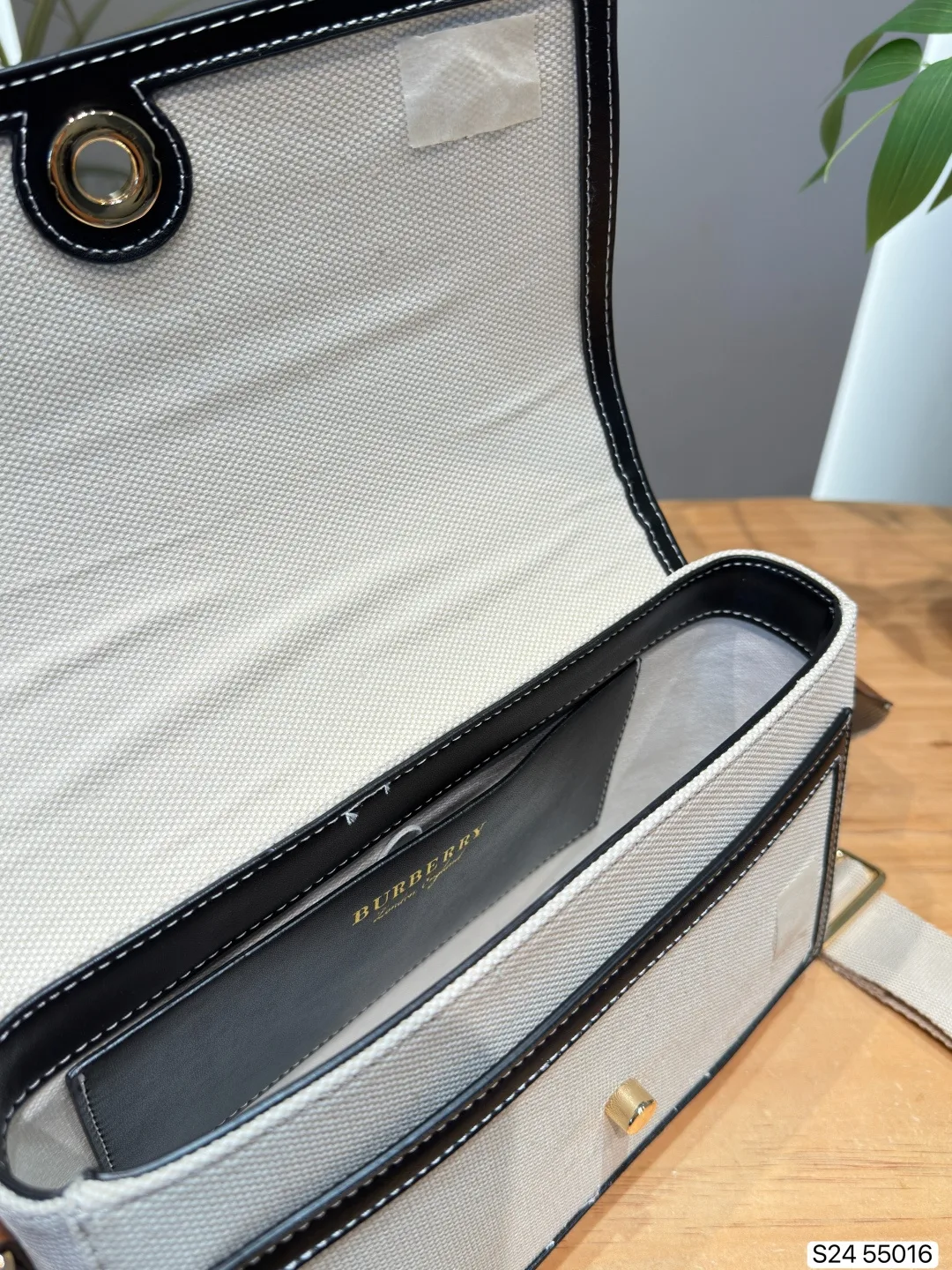 Burberry baguette handbag - Image 2