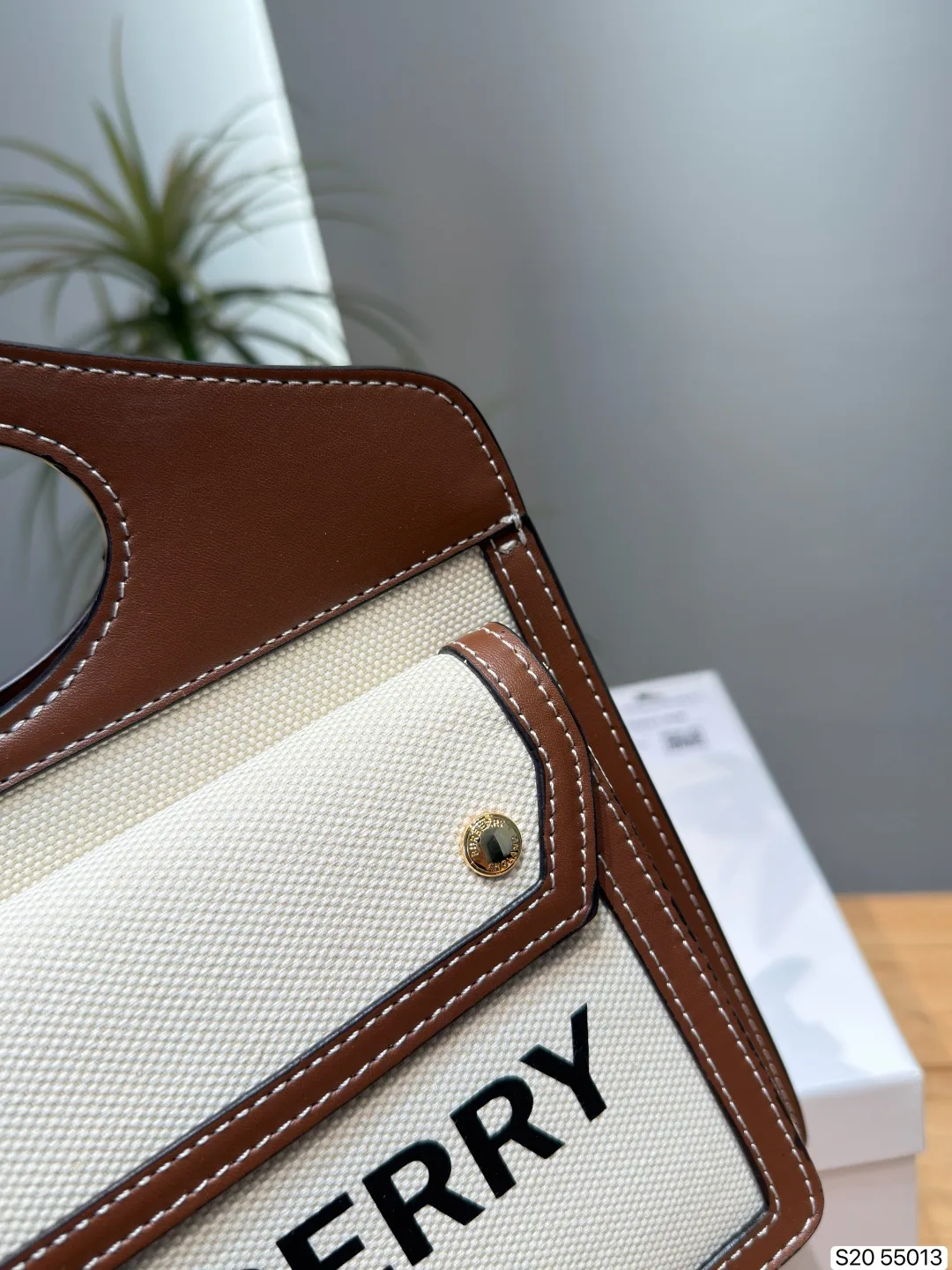 Burberry vintage mailman handbag - Image 7