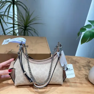 Coach Pocket Juliet retro buff motorcycle bag 26ss Hot tote Bag