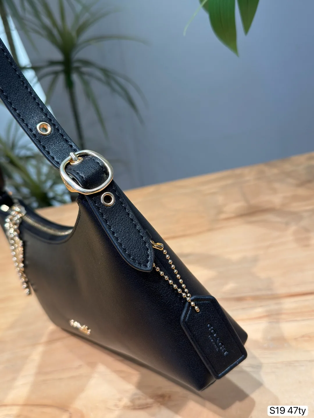 Coach spicy girl armpit HandBag - Image 6