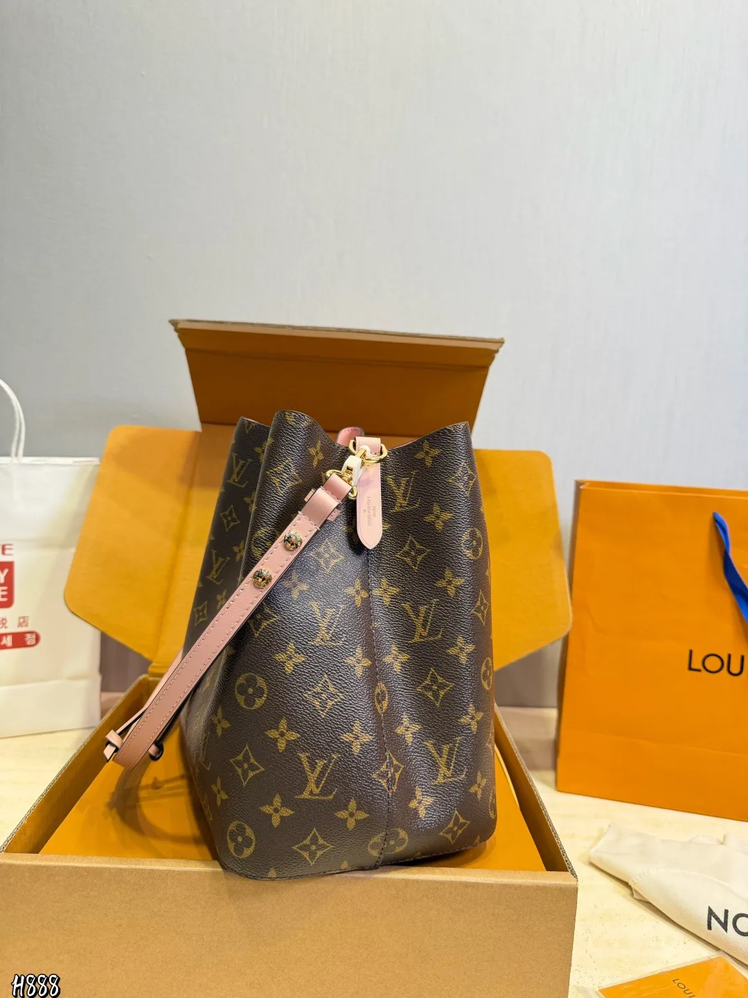LV Champagne Bucket tote handbags - Image 9