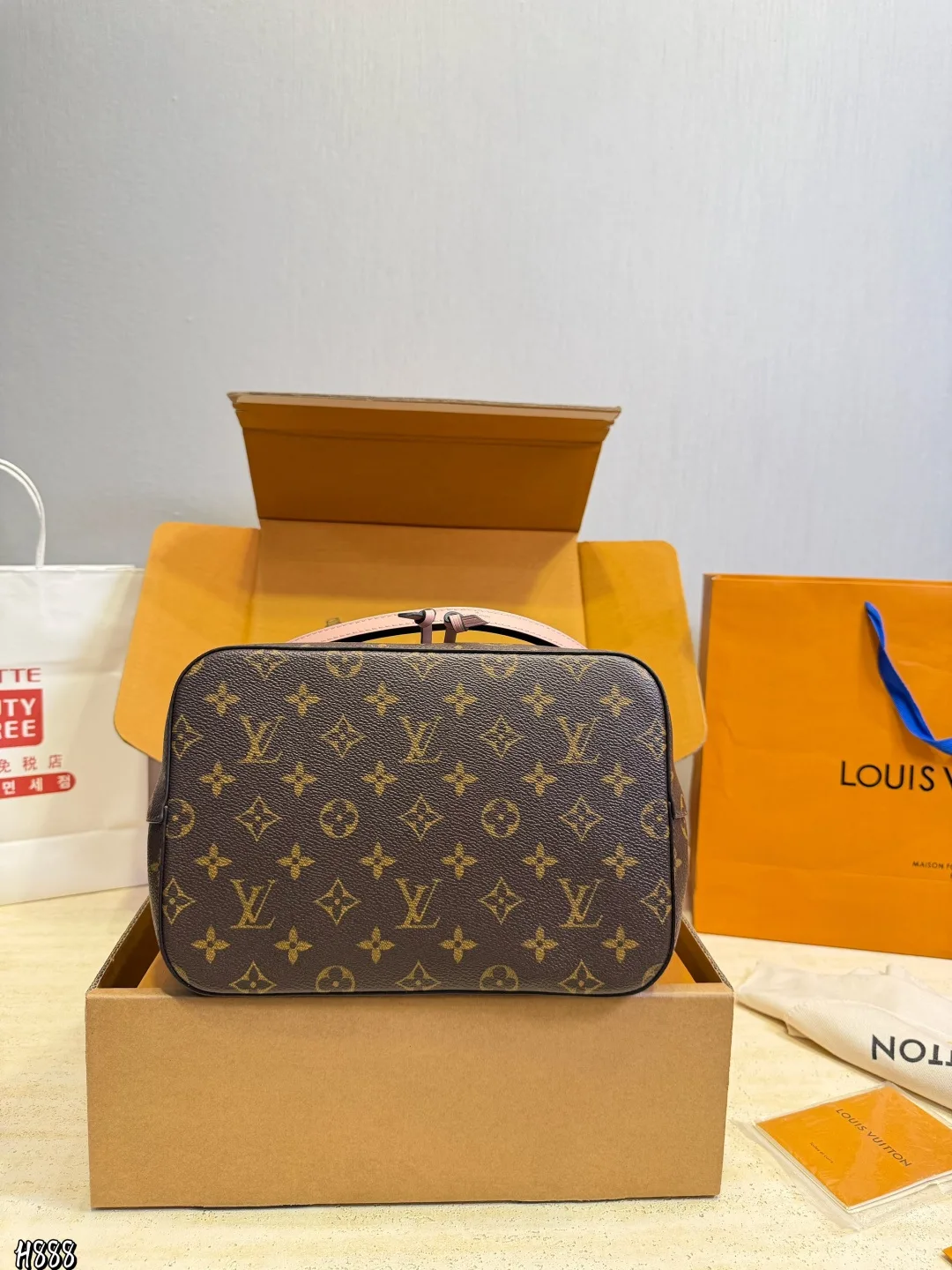 LV Champagne Bucket tote handbags - Image 7