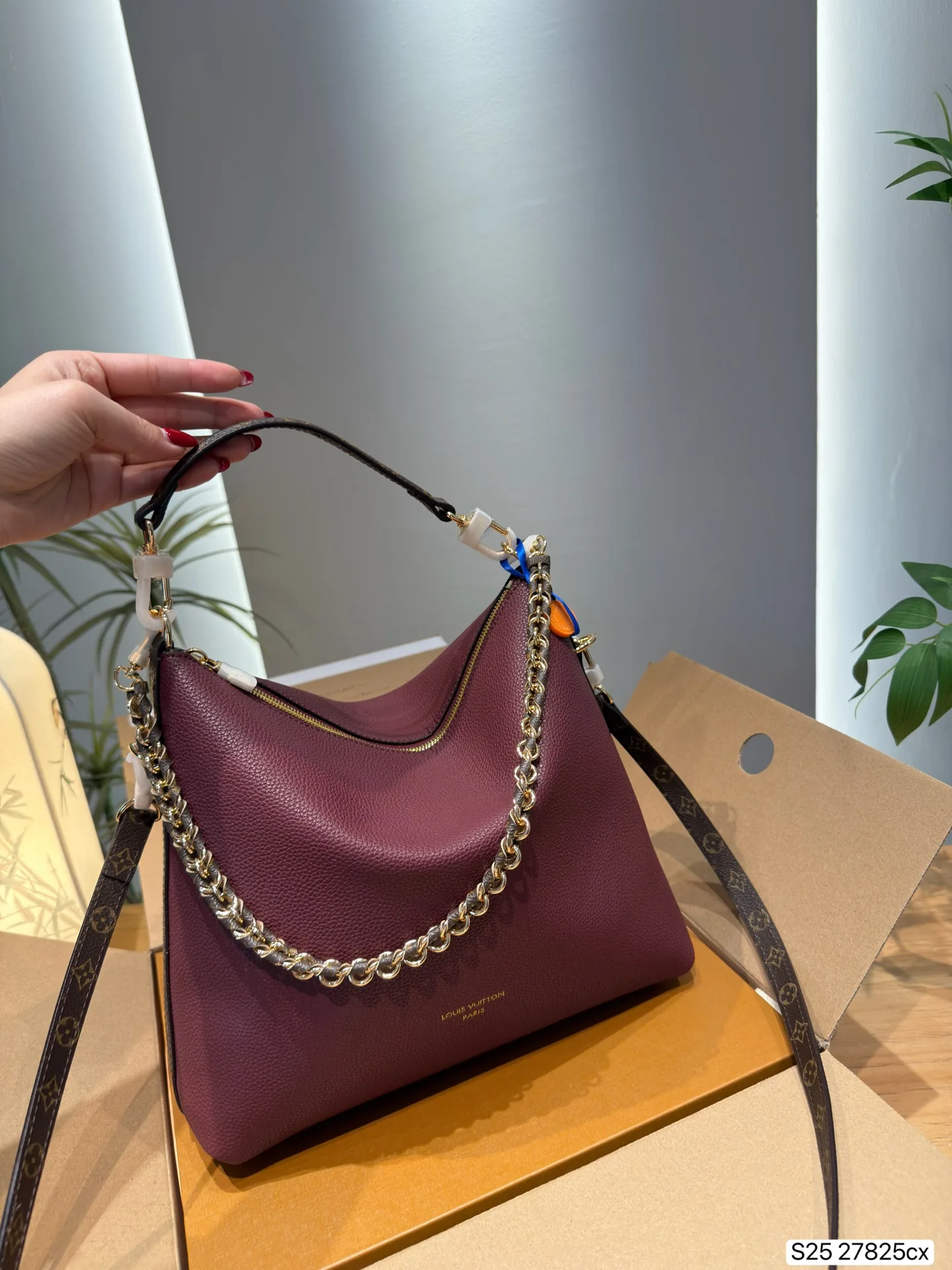 LV Multipass Tote Handbags - Image 3