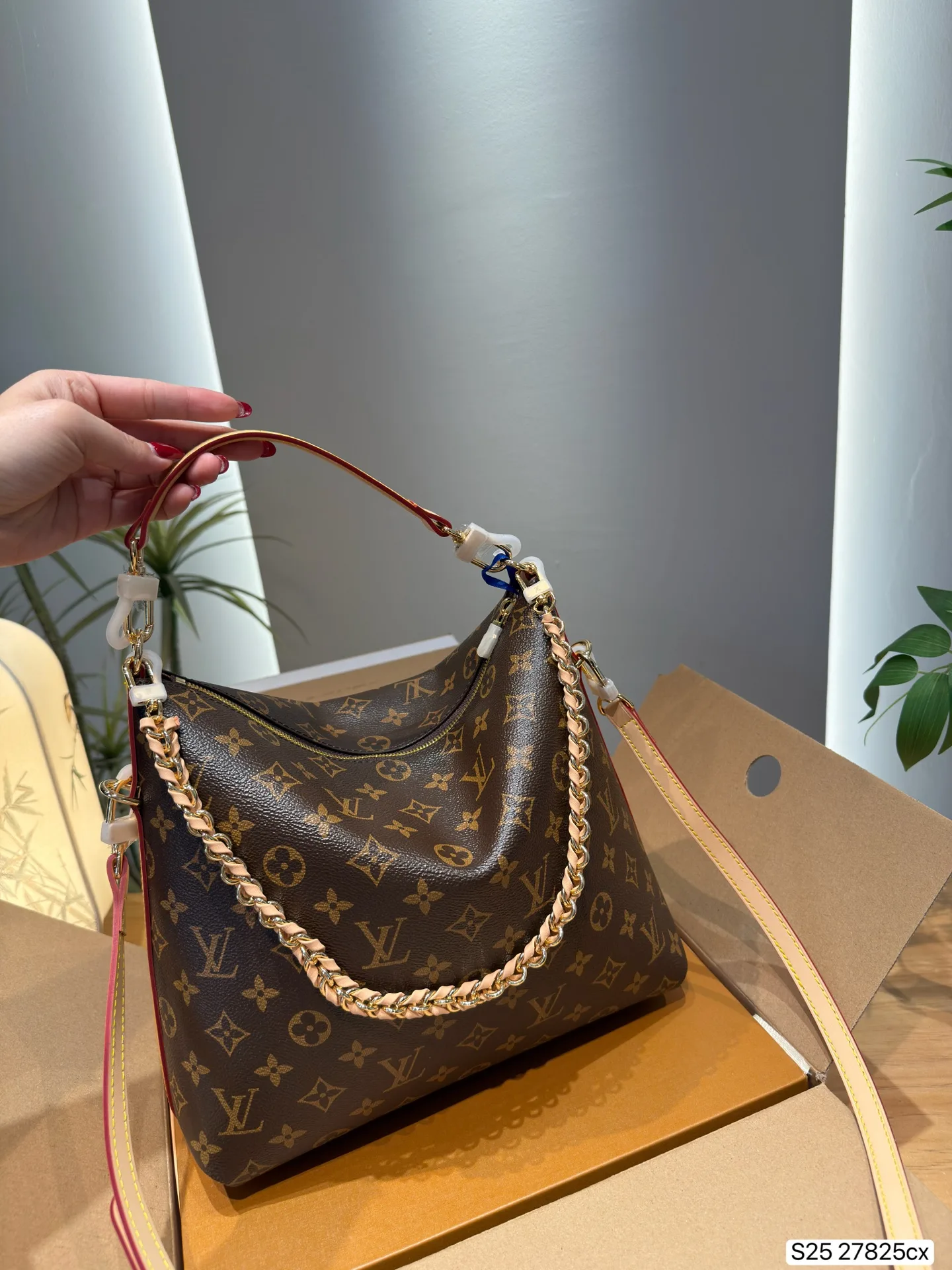 LV Multipass Tote Handbags - Image 4