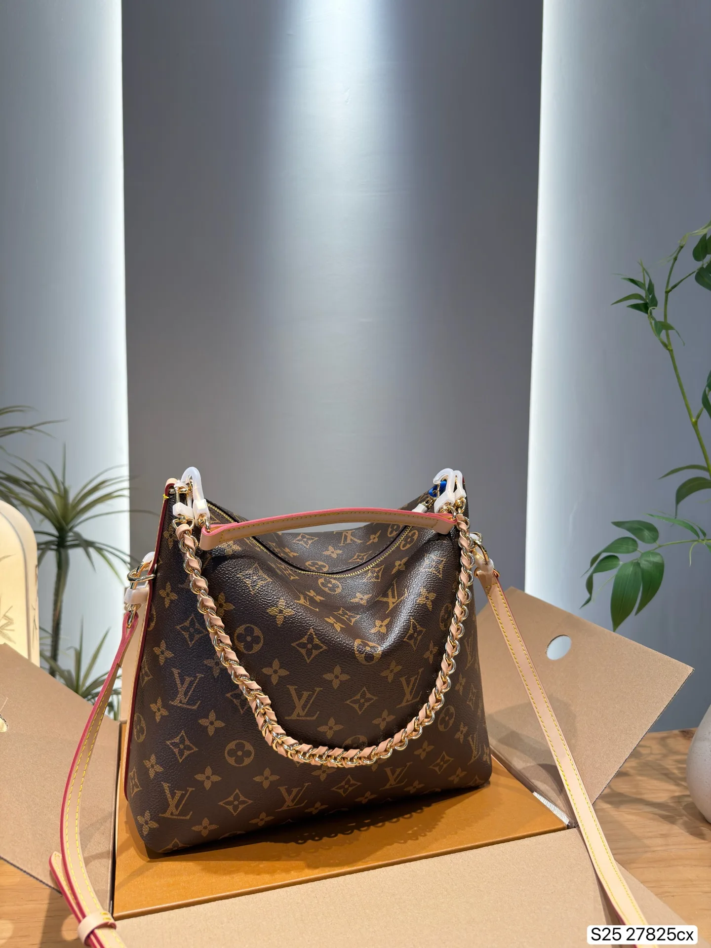 LV Multipass Tote Handbags - Image 5