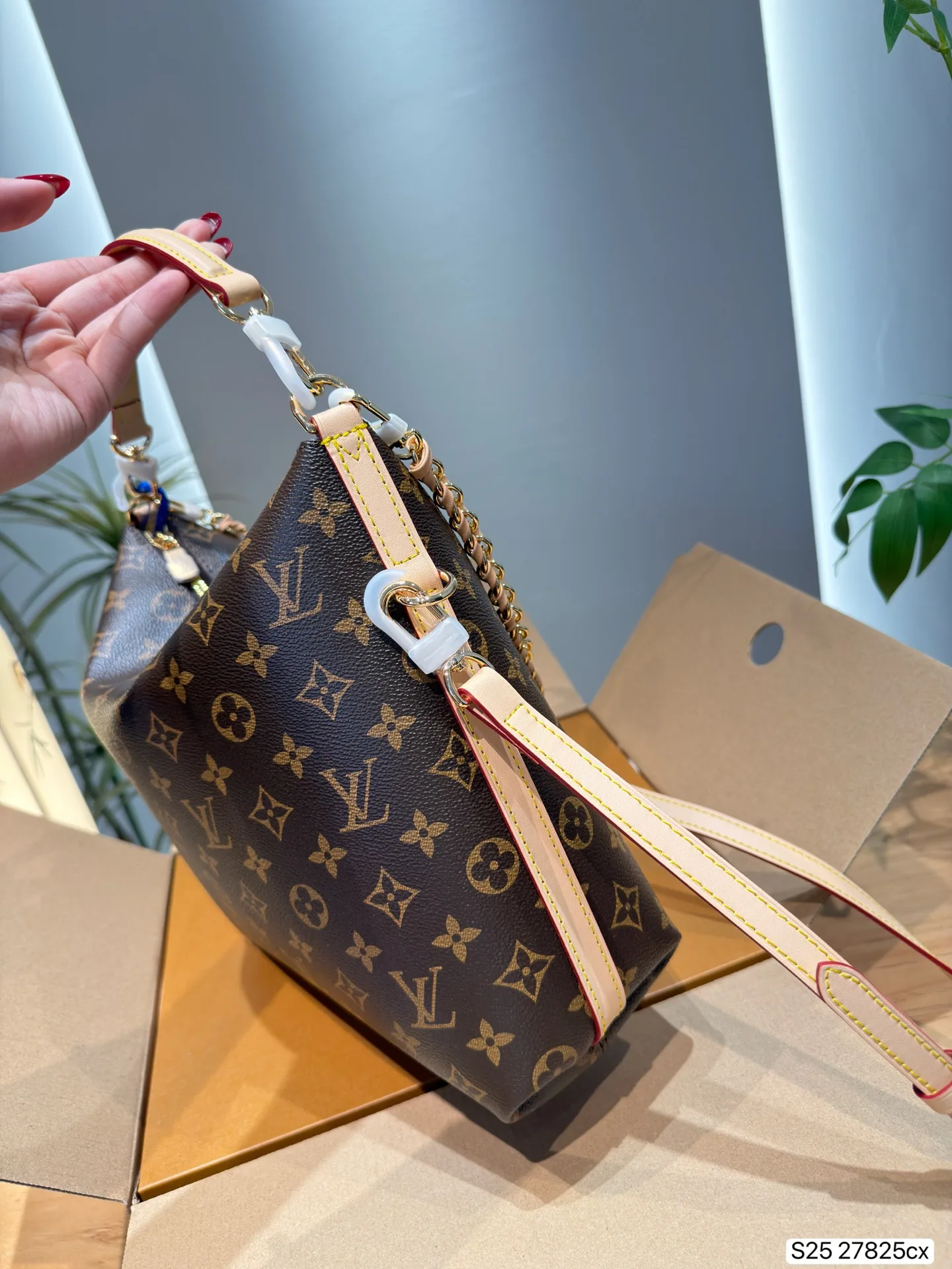 LV Multipass Tote Handbags - Image 7