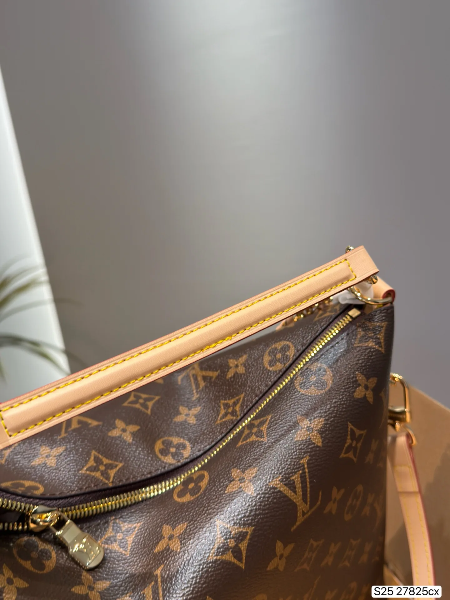LV Multipass Tote Handbags - Image 10