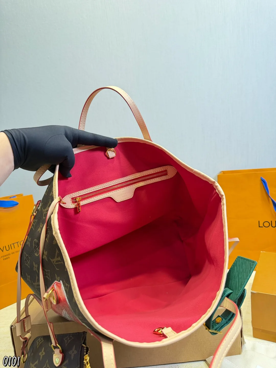 LV Neverfull Classic 2-in-1 Old Flower Red Inner Tote Hand Bags - Image 5