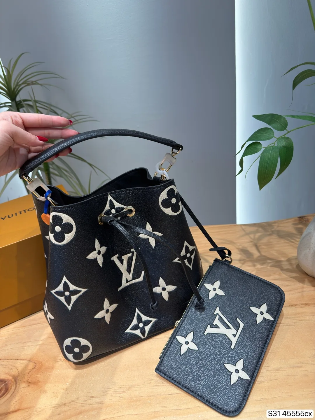 Louis Vuitton champagne bucket ToTe handbags - Image 2