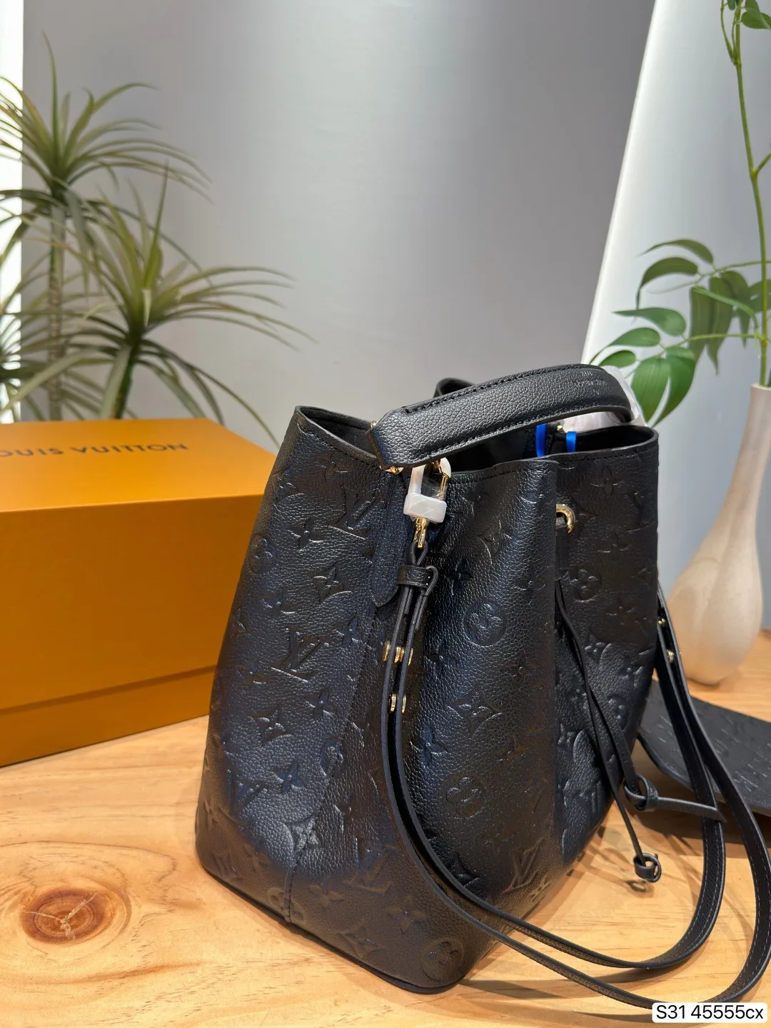 Louis Vuitton champagne bucket ToTe handbags - Image 8