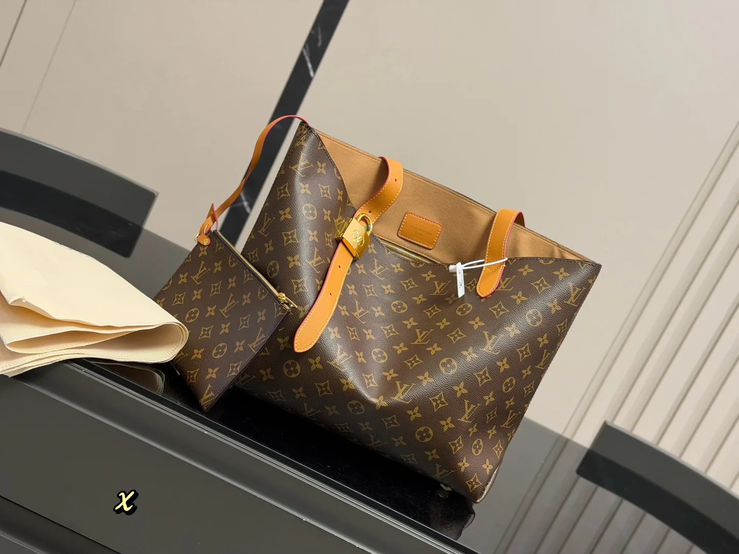 Louis Vuitton low key bumper handbag - Image 13