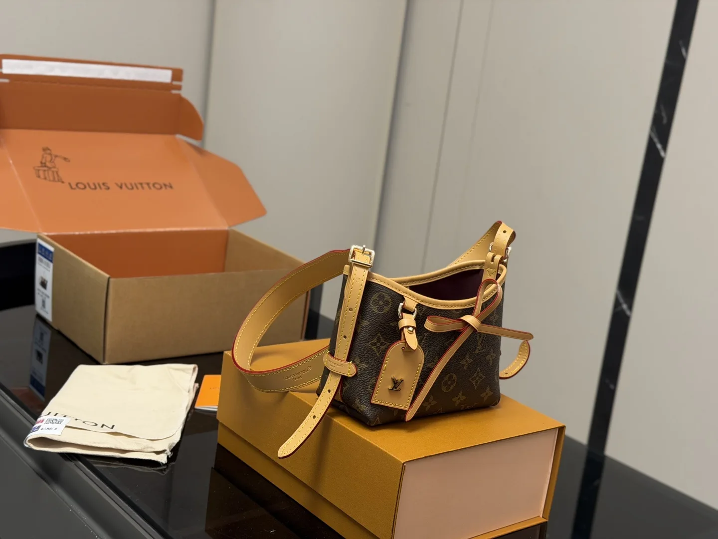 LV new nano carryall tote bags - Image 4